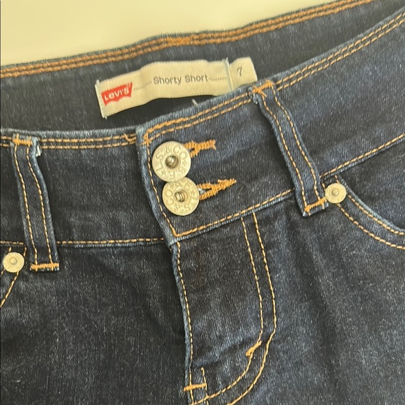 Levi's - Picture 3 of 6